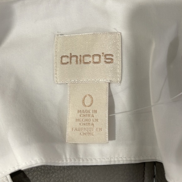 NWTChicos white shirt w peek a boo back hi low sz 0/Small - Picture 4 of 5
